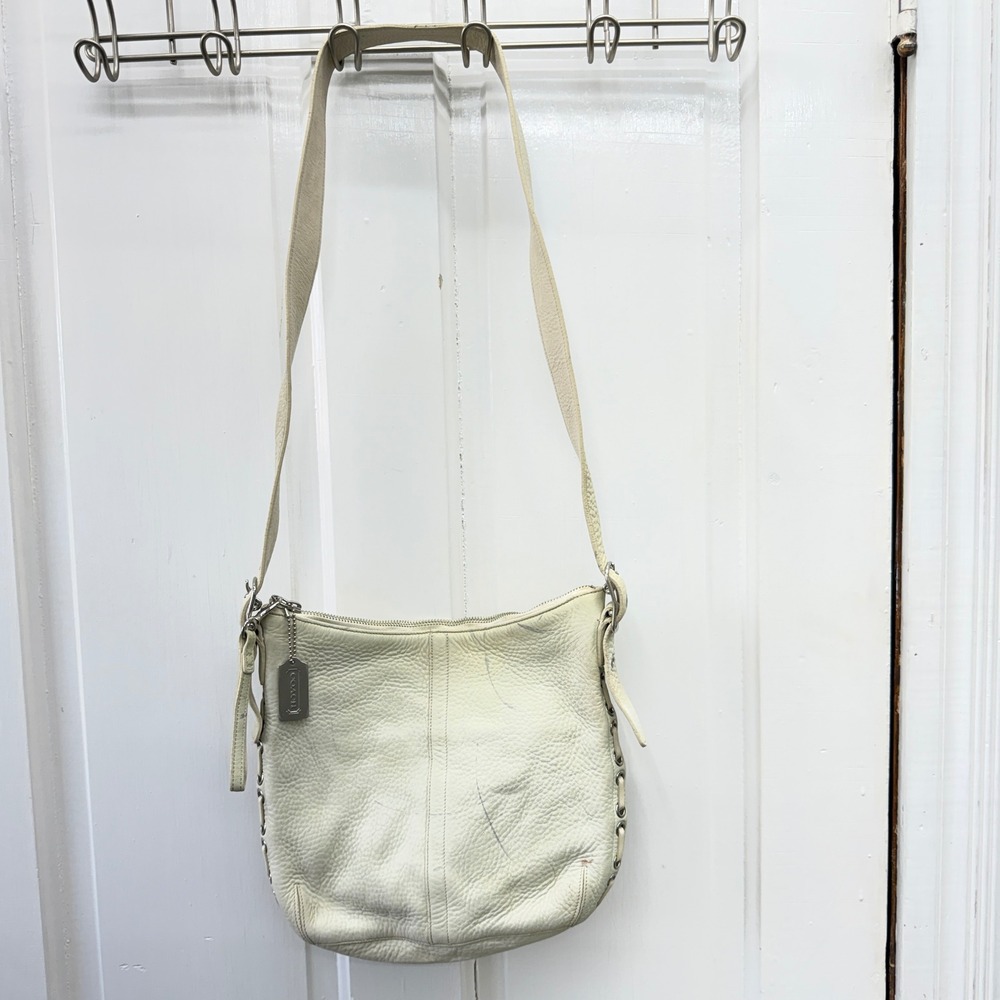 Vintage Coach Off White Pebbled Leather Slim Duffle Hobo Bag Purse 9350 - Picture 2 of 12